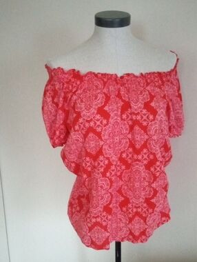 Basic Editions Coral Off-Shoulder Floral Top